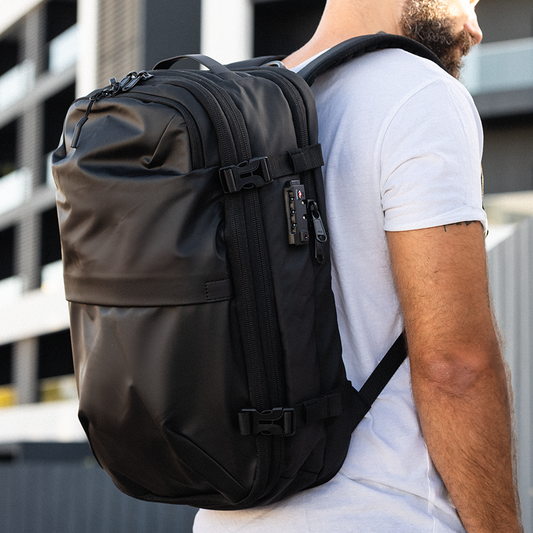Atlas Vault • Vacuum Compression Backpack + Pump as a gift