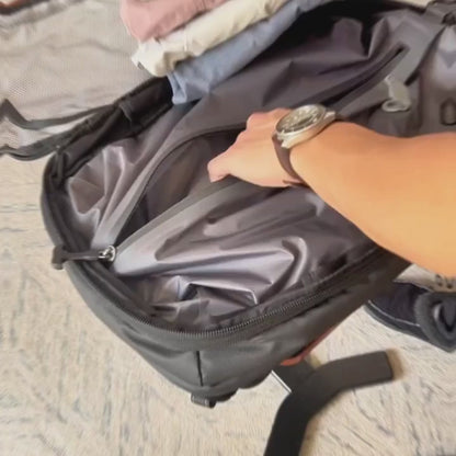 Atlas Vault • Vacuum Compression Backpack + Pump as a gift
